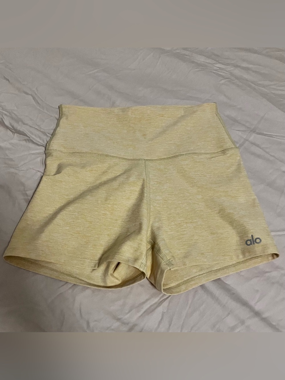 Alo carefree shorts 3” high waisted super soft warm butter yellow size XS worn 1